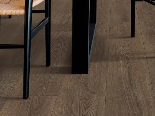 luxury-vinyl-flooring-gallery-dark-02