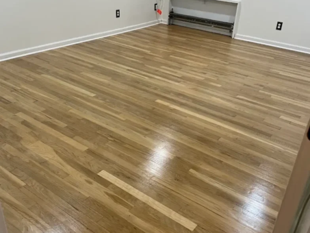 medium-hardwood-flooring-Installation-gallery-09